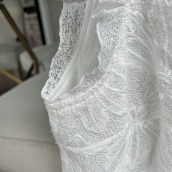 Vero Moda NWOT Big Flower Lace size 12 - Picture 5 of 8